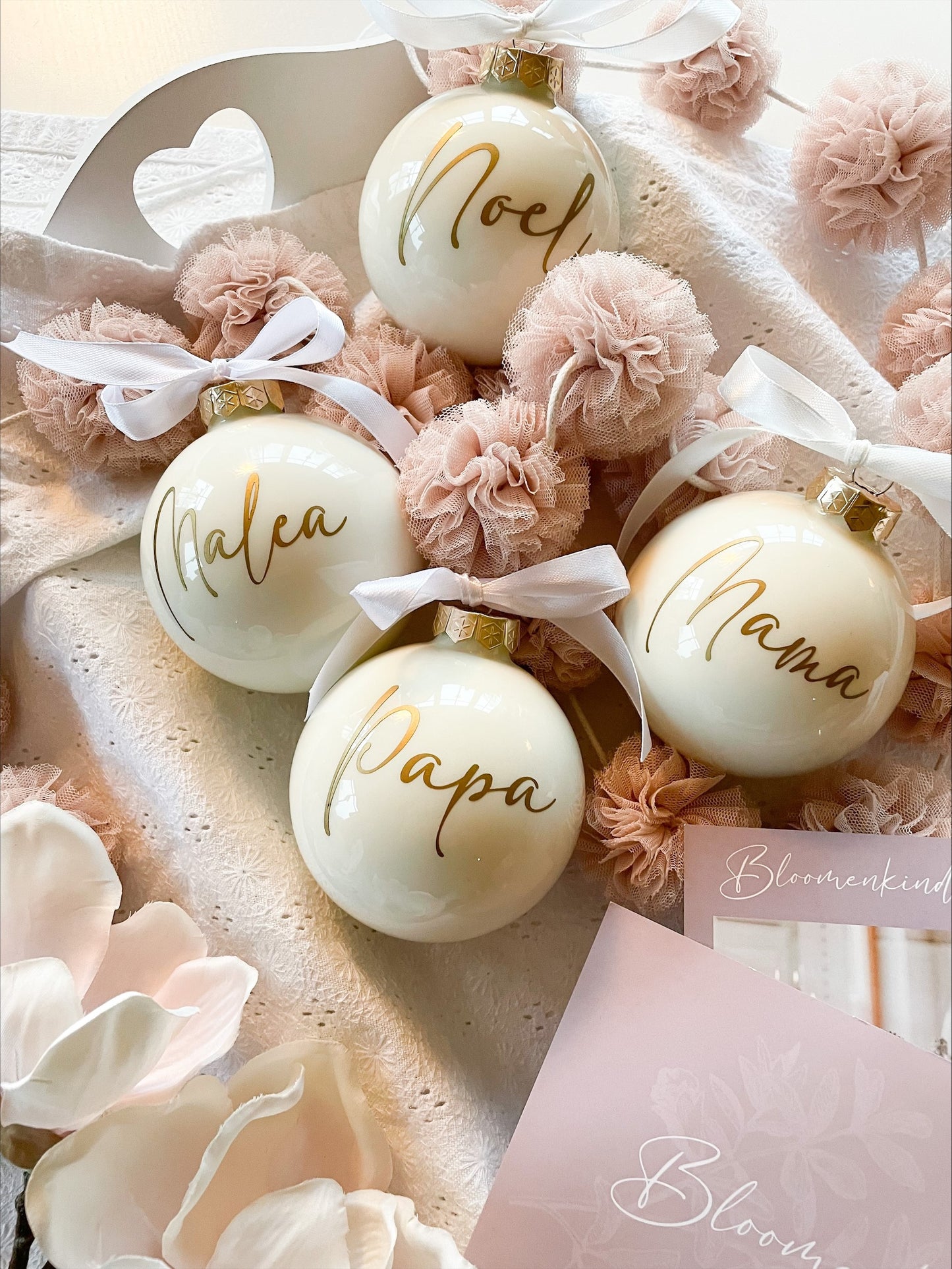 Christmas Balls off-white