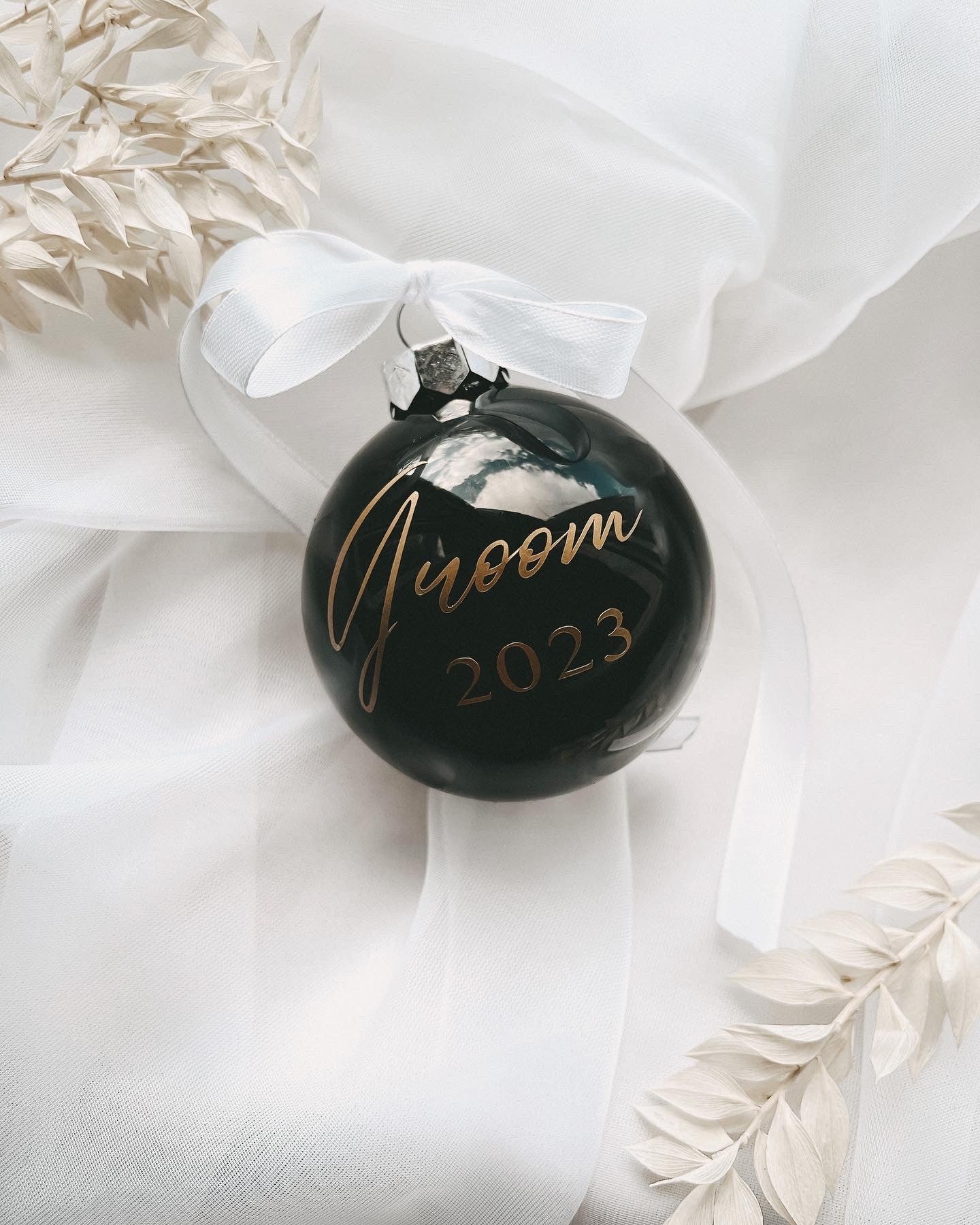 Christmas Balls Bride&Groom (black&white)