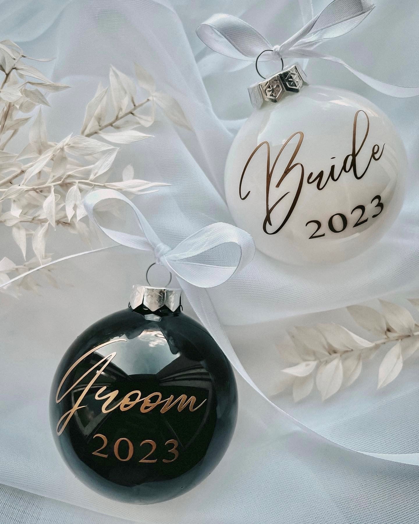 Christmas Balls Bride&Groom (black&white)